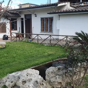https://villa-casetta-delle-fiabe.it-romehotels.com
