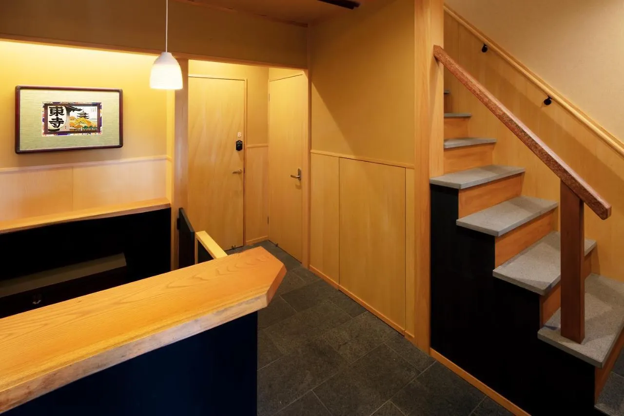 Apartment カモンイン 東寺道